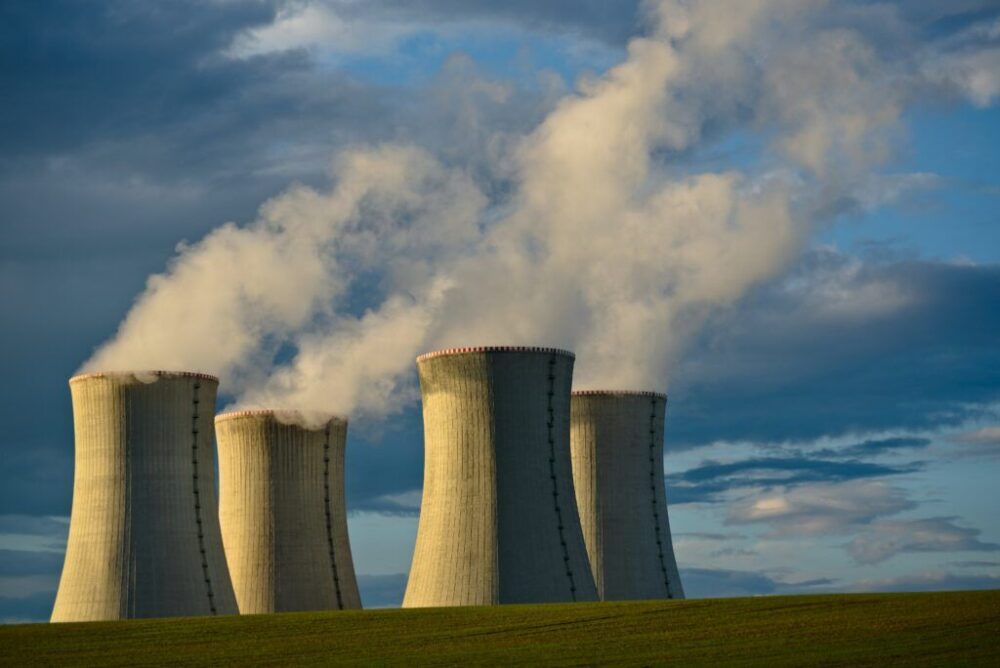 Vorteile und Nachteile von Atomkraftwerken: Eine umfassende Analyse 2 Vorteile und Nachteile von Atomkraftwerken: Eine umfassende Analyse